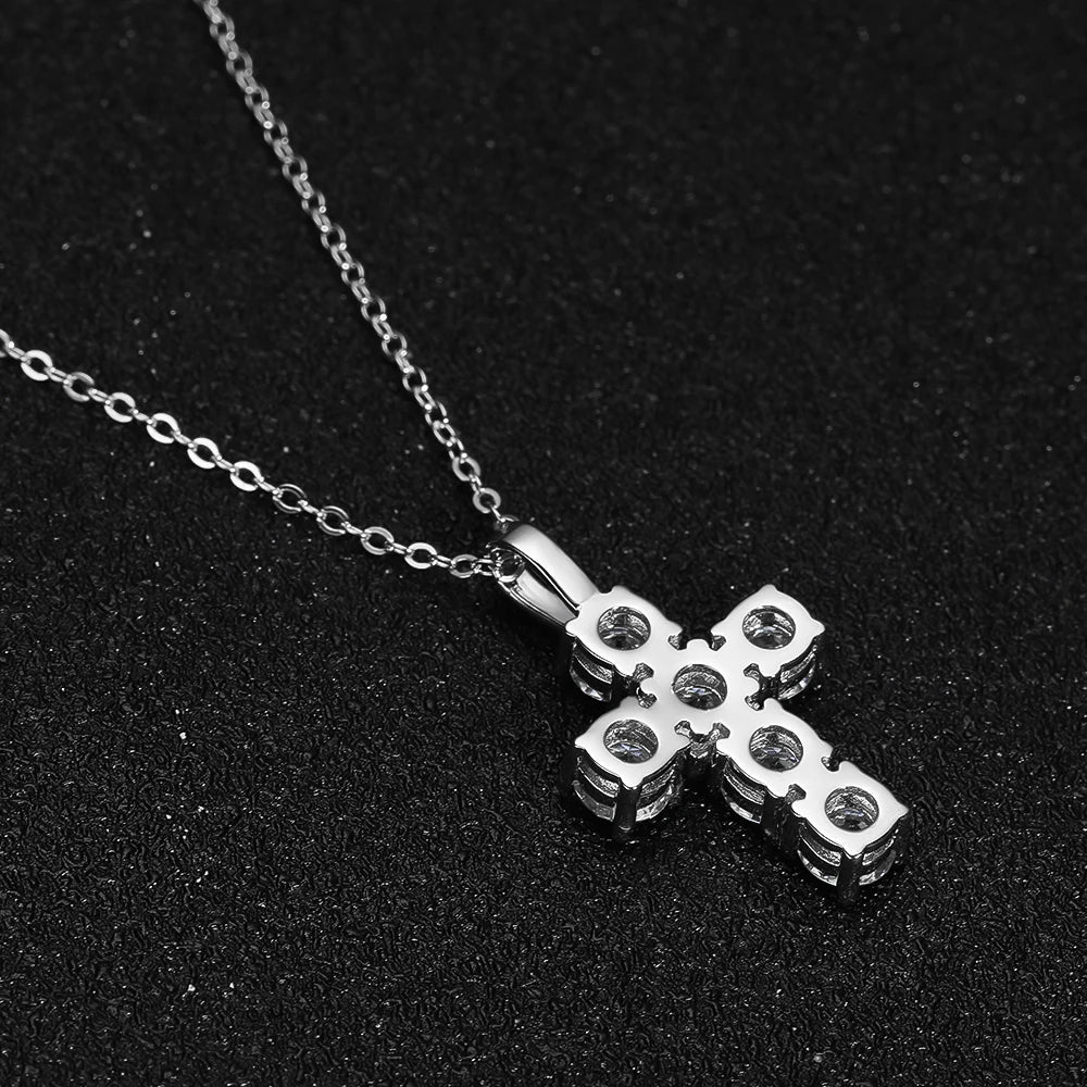 Handmade details of the cross pendant