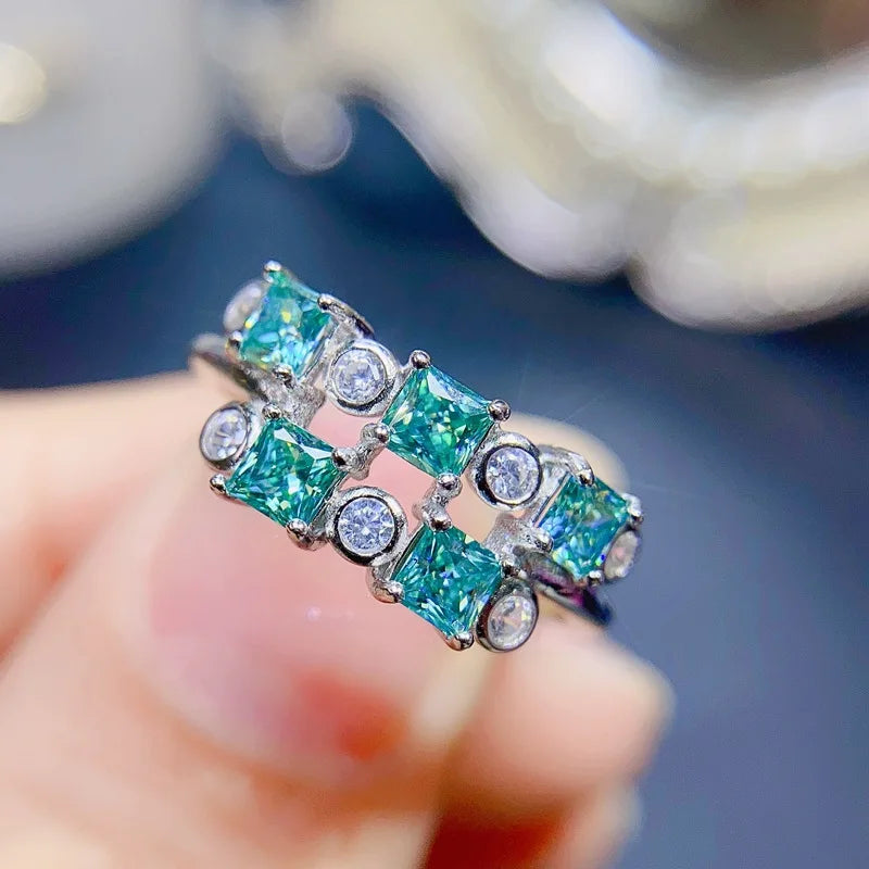 Close-up of the green moissanite diamond